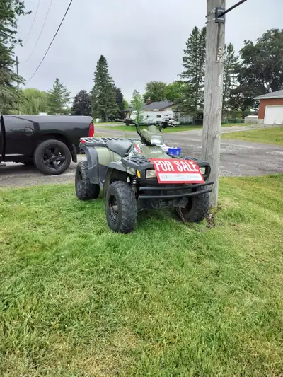 Polaris 400 Sportsman 2004 $3000.