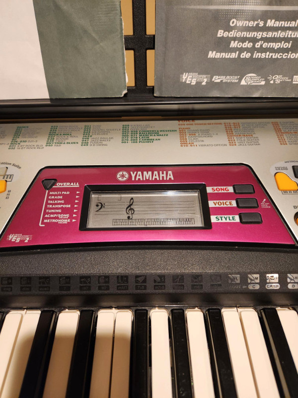 Yamaha keyboard, 61 keys, Lessons Built In with Stand in Pianos & Keyboards in City of Toronto - Image 4