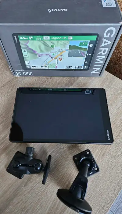 GPS utilisé 1an comme neuf Faite moi une offre