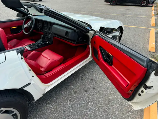 Corvette Convertible 1987 in Classic Cars in Vernon - Image 6