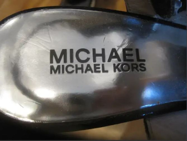30$ - Michael Kors Souliers Femmes Gr 8 1/2 M / Womens Shoes.. dans Femmes - Chaussures  à Ville de Montréal - Image 3