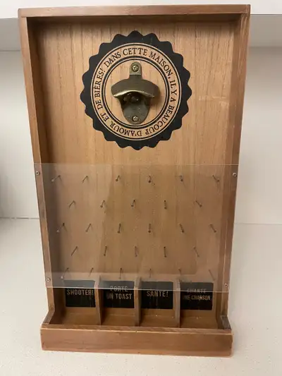 Cadre avec jeu de bouchons de bière, View more