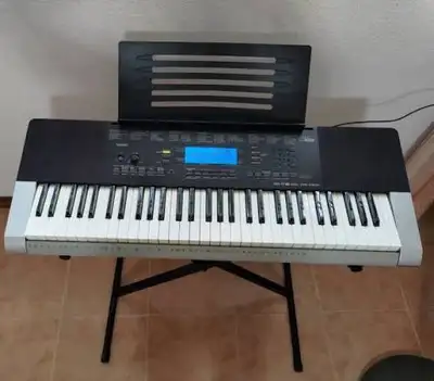 Casio Keyboard 4400. NEW. With stand, seat. 608 tones, 305 Prese, View more