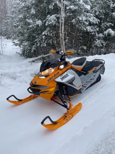 Looking to potentially trade my very clean 2019 Ski-Doo Renegade XRS 850 with only 3800km! This sled...