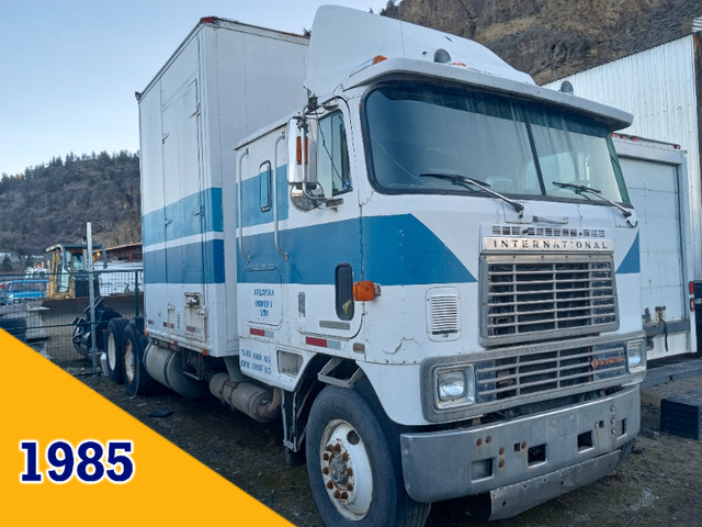1985 International with sleeper and droom box in Heavy Trucks in Penticton