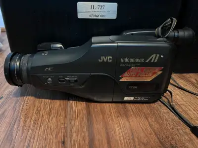 Vintage Video Camera. Battery doesn’t seem to charge. Cool old school video camera recorder. Comes w...