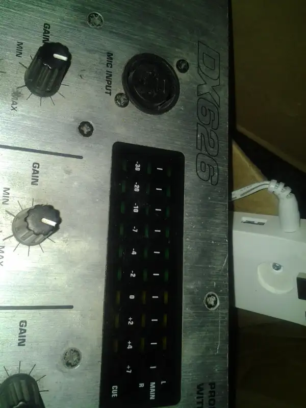 Behringer Pro Mixer DX626 3-channel DJ Mixer 900+pc MAC laptops in Performance & DJ Equipment in City of Montréal - Image 4