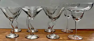 VINTAGE MCM (MID CENTURY MODERN) LIBBEY WITH "Z WAVE" STEM GLASSES - 6 MARTINI GLASSES AND 2 MARGARI...