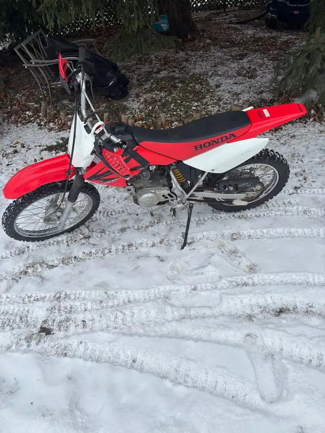 ‘07 CRF 100F in Dirt Bikes & Motocross in Trenton - Image 2