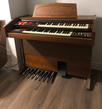 Church style organ for Christians! Has a drum machine 80’s style