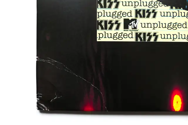 KISS MTV UNPLUGGED (1st US Press) Vinyl Records RARE in CDs, DVDs & Blu-ray in Laval / North Shore - Image 4