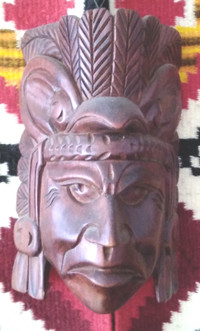 Sculpture en bois tête d'un autochtone en Amérique du Nord