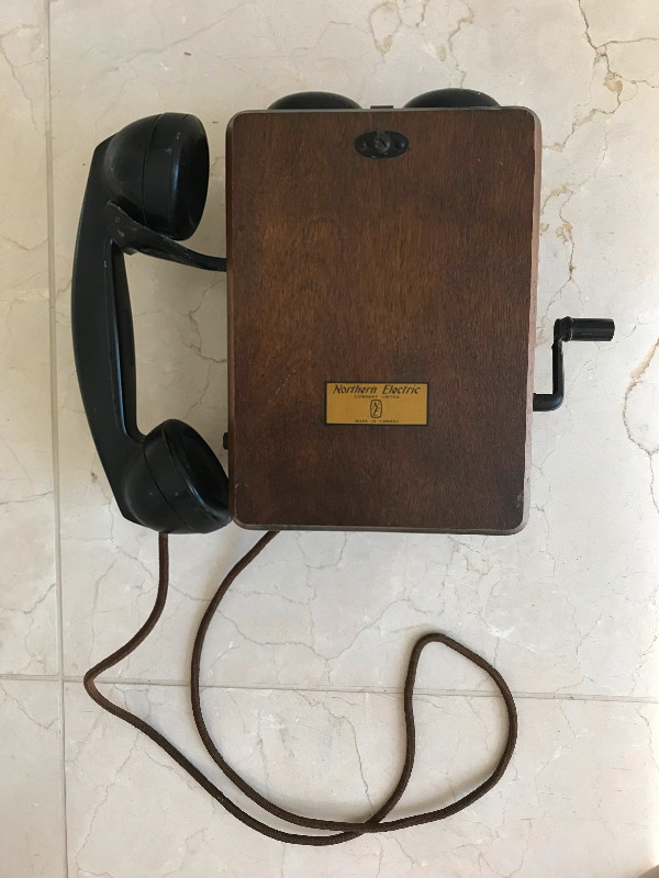 Northern Electric Company Crank Handle Phone and Remote Ringer in Arts & Collectibles in City of Toronto - Image 2