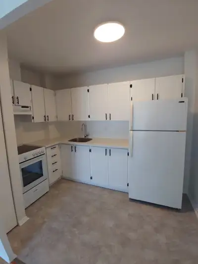 1 BEDROOM-SANDY HILL-330 CHAPEL