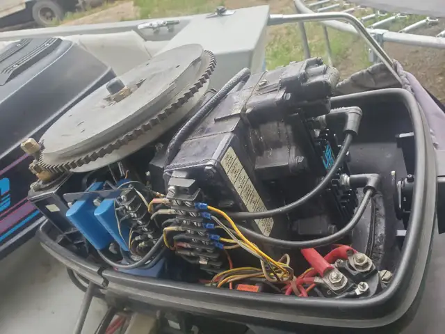 Open bow Bayliner Capri, fish finder, nice little boat in Powerboats & Motorboats in Swift Current - Image 10