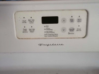 Frigidaire electric stove 32inch