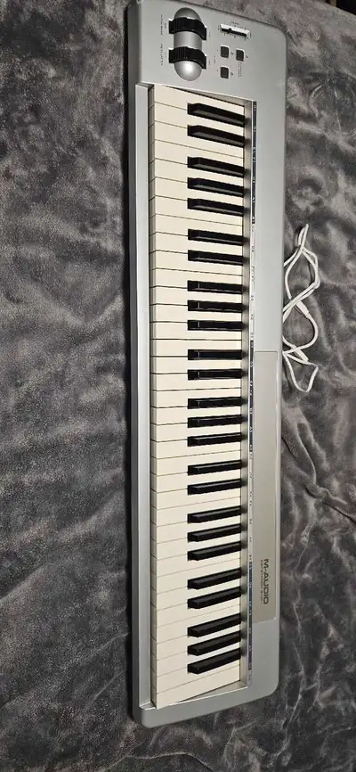 M-Audio Keystation 61 es MIDI, View more