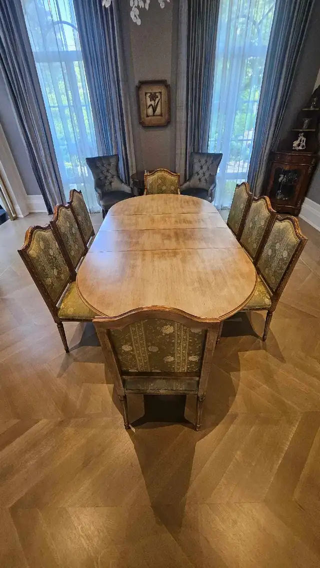 Vintage Floral Style Dinning Table Set 8 in Dining Tables & Sets in City of Toronto - Image 2