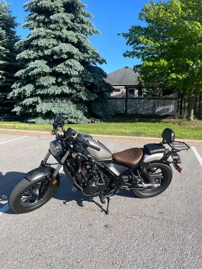 2020 Honda rebel 500 with ABS 4150kms Oil change done at 3500kms Upgrades •Vance and Hines exhaust •...