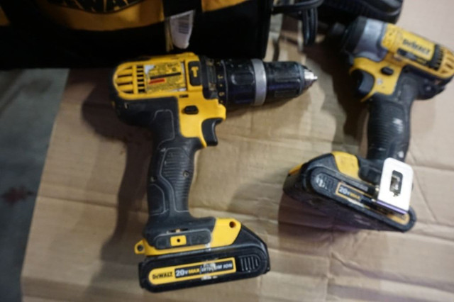 DEWALT 20V CORDLESS SET - INCLUDES IMPACT GUN, HAMMER DRILL in Power Tools in Burnaby/New Westminster - Image 2