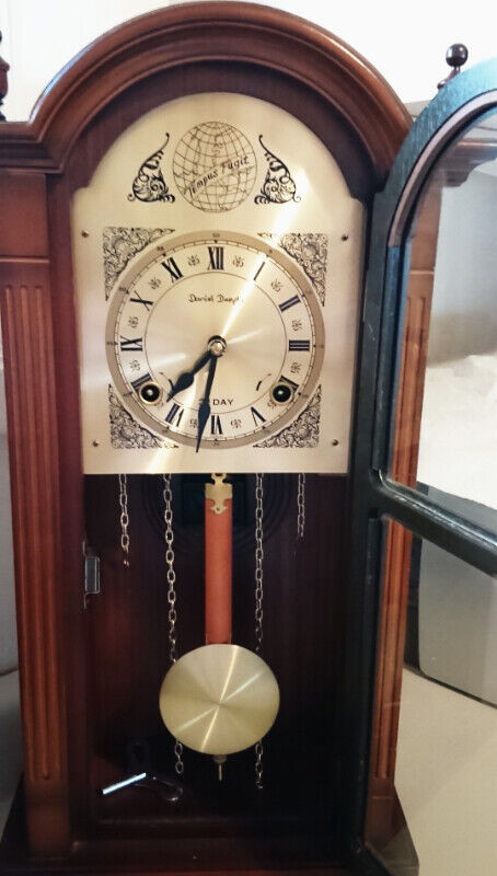 Vintage Daniel Dakota 31 Day Wind-Up Wall Clock in Arts & Collectibles in Oshawa / Durham Region - Image 2