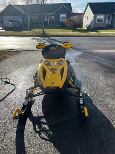 I am selling my 2007 Skidoo Mxz Renegade X 600 ho sdi 17000km Electric start and reverse Dyno port e...