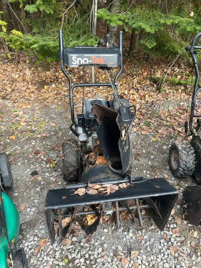 Snowblowers, generator, lawn mowers for parts or repair in Lawnmowers & Leaf Blowers in Ottawa - Image 4