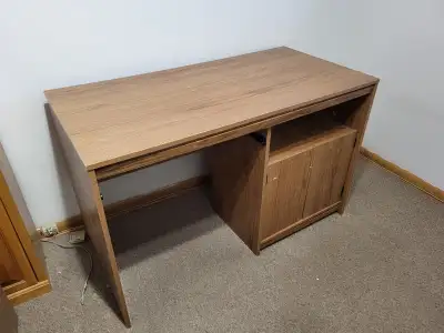 Desk for Sale, Voir plus
