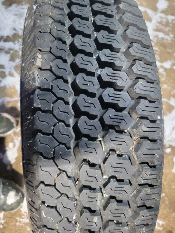 Old 225/75 R15 tire x 1 - Goodyear wrangler | Tires & Rims | Stratford |  Kijiji