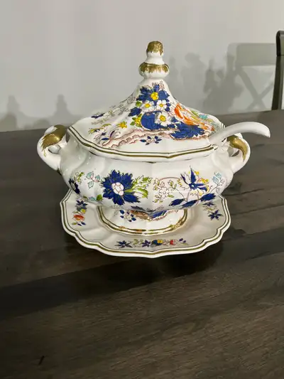 Soupière en porcelaine vintage, View more