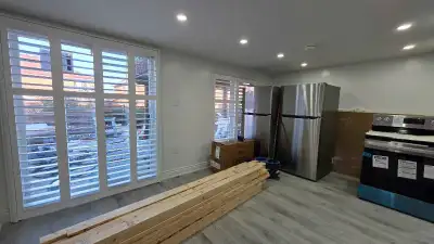 Legal walkout basement near Erindale Go station