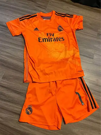 Ensemble de soccer jersey et culotte courte, View more
