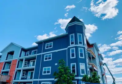 Available immediately 1 bedroom condo in Fort Mc