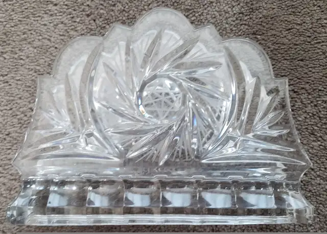 VINTAGE CUT CRYSTAL NAPKIN HOLDER or LETTER HOLDER 6 x 2 x 4 IN in Home Décor & Accents in Laval / North Shore - Image 11