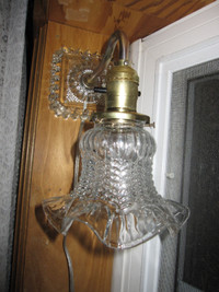 ANTIQUE VINTAGE HANGING GLASS WALL SCONCE BEAUTIFUL REWIRED