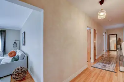 C’EST TRÈS BEAU ET TRÈS PROPRE LOGEMENT RÉNOVÉ A LOUER 5 1/2 - 5.5 à LaSalle - MONTRÉAL bien situé p...