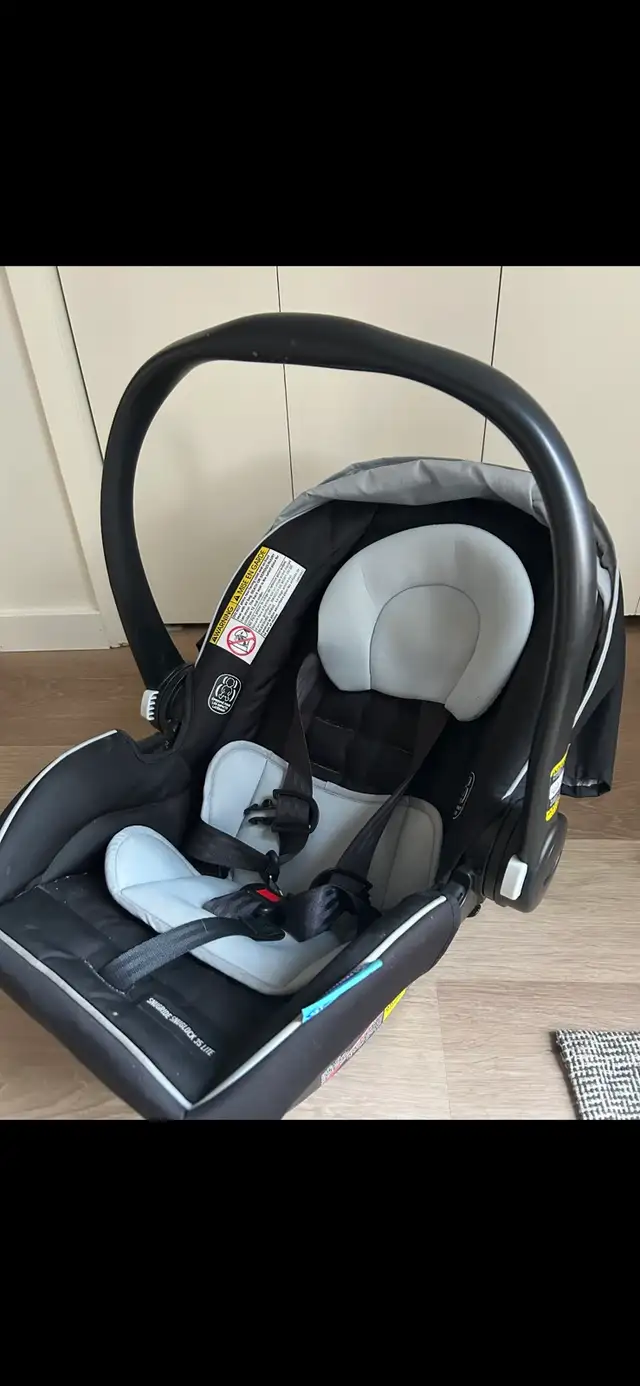 Graco Fast Action Jogger Travel System in Strollers, Carriers & Car Seats in Edmonton - Image 4