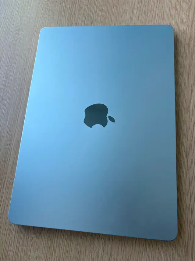 MacBook Air M4 (2025) – 13" – 16GB RAM – Like New in Laptops in City of Toronto - Image 7