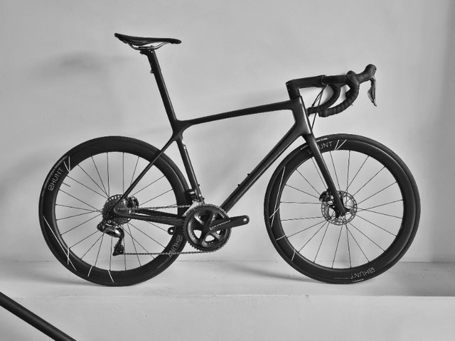 GIANT TCR ADVANCE SL 2022 - ULTEGRA Di2 11v M/L dans De route  à Ville de Montréal