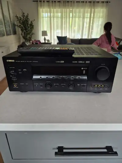 Works wonderful....can't beat the Yamaha sound. This thing, although a few years old, is a great amp...