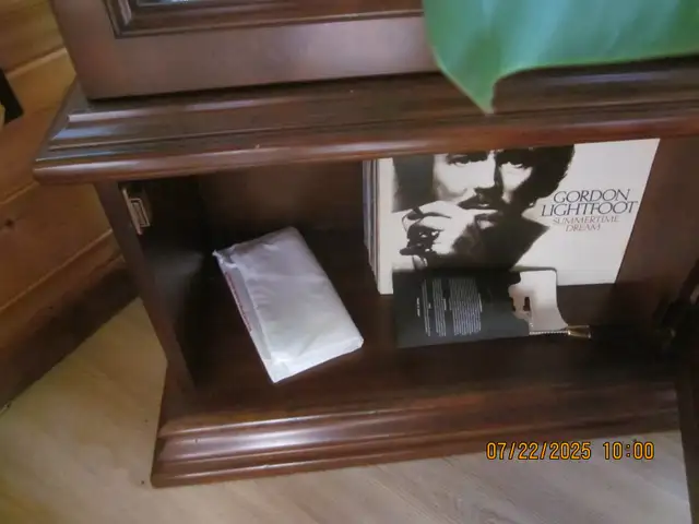 Curio Cabinet in Hutches & Display Cabinets in Peterborough - Image 4