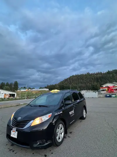 Toyota sienna for sale 7 passengers and wheelchair accessible No accidents Engine and transmission c...