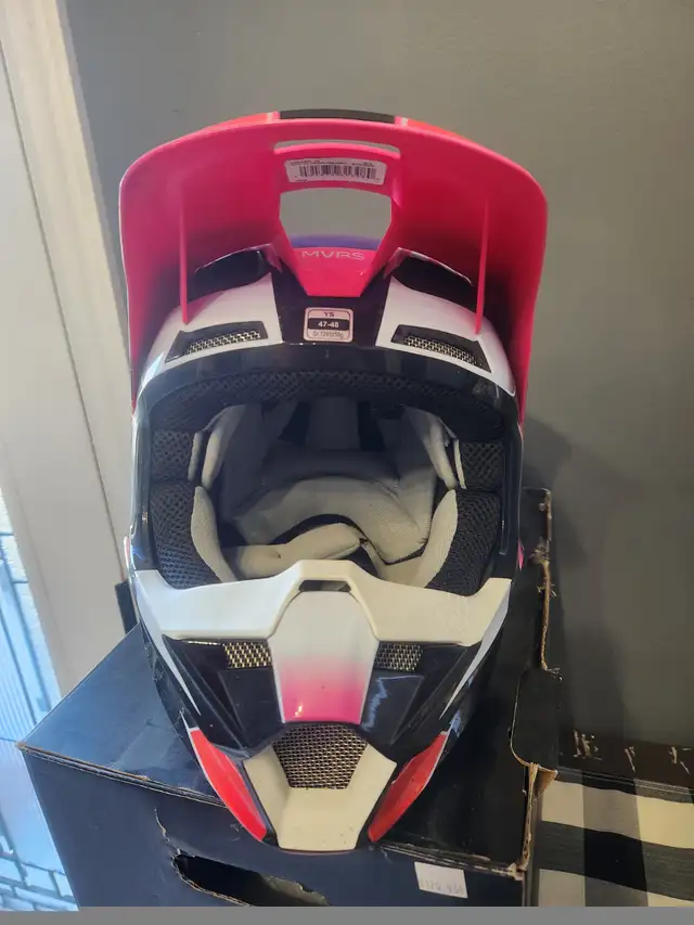 Dirt bike helmets in Motorcycle Parts & Accessories in Windsor Region - Image 7