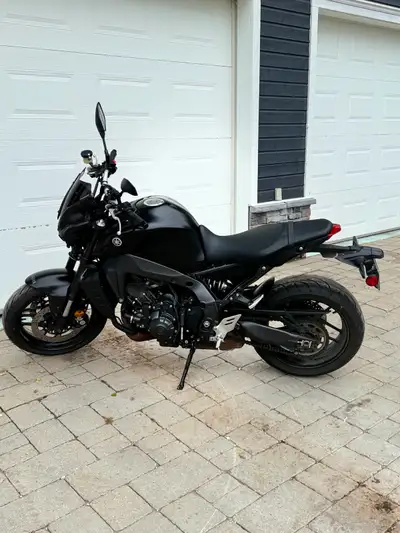 Yamaha Naked Bike: 890cc liquid-cooled three-cylinder, DOHC, four-valve-per-cylinder fuel-injected (...