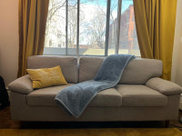 Very clean sofa - divan tres propre