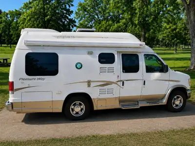 2009 Pleasureway Widebody 5.4 V8, 19 1/2 feet long, 160,000 km, Built in Saskatoon Canada, enclosed...