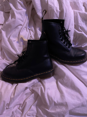 Doc Martens | Buy or Sell Women's Shoes Locally in London | Kijiji  Classifieds