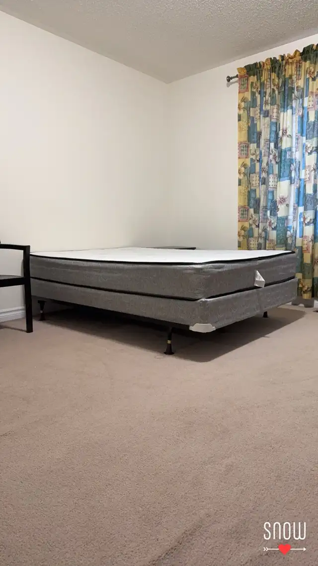 room for rent-female