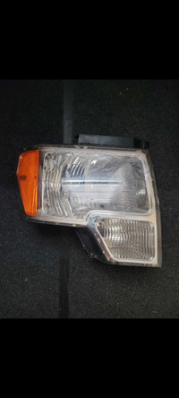 2011 Ford F150 Pass Headlight, Both Front Struts