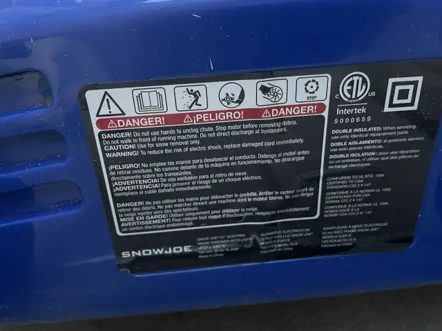 Snow Blower Electric Snow Joe 22 Snow Thrower in Snowblowers in Oshawa / Durham Region - Image 10